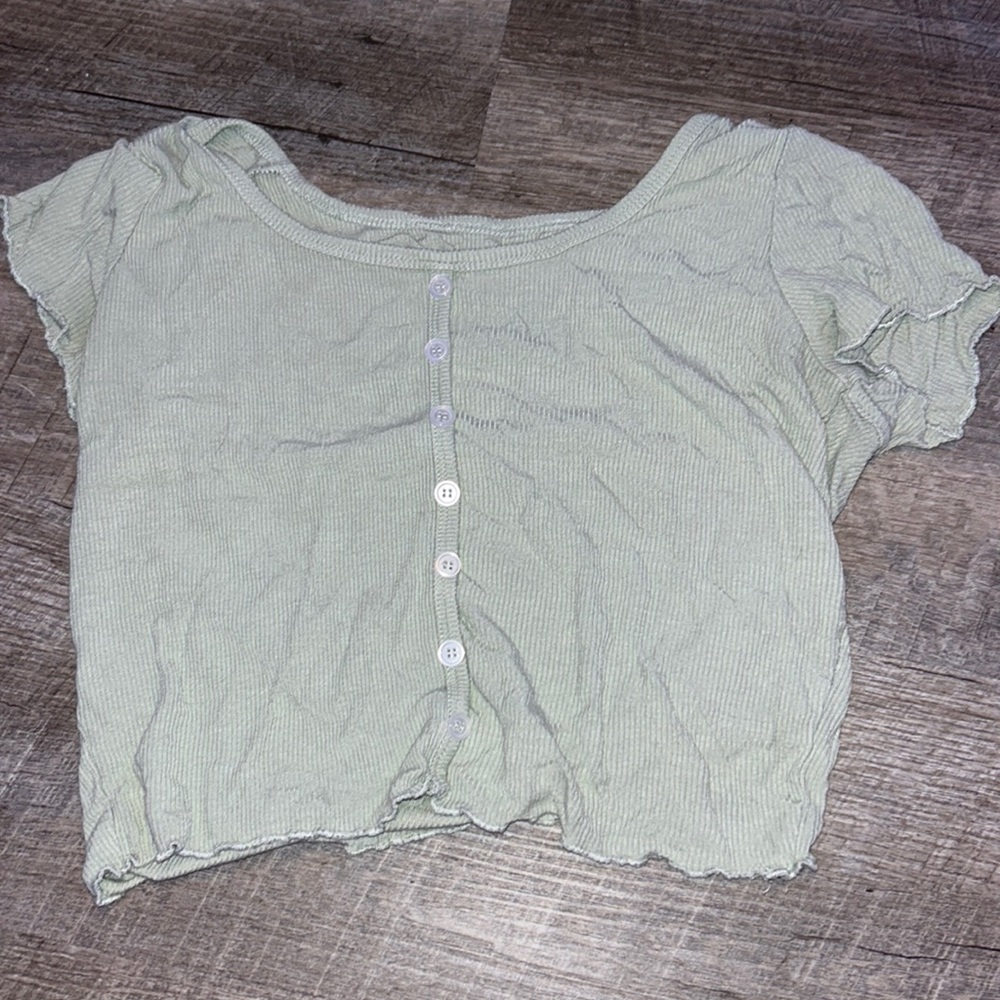 green crop top